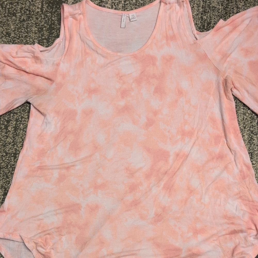 Pink 3/4 Sleeve Cut-Out Blouse